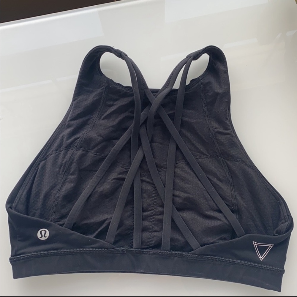 Lululemon Free to be Serene Bra